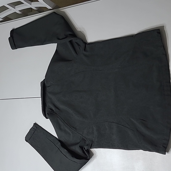 Kirkland  signature woman's full zip jacket  soft shell utility jacket. - Picture 2 of 15